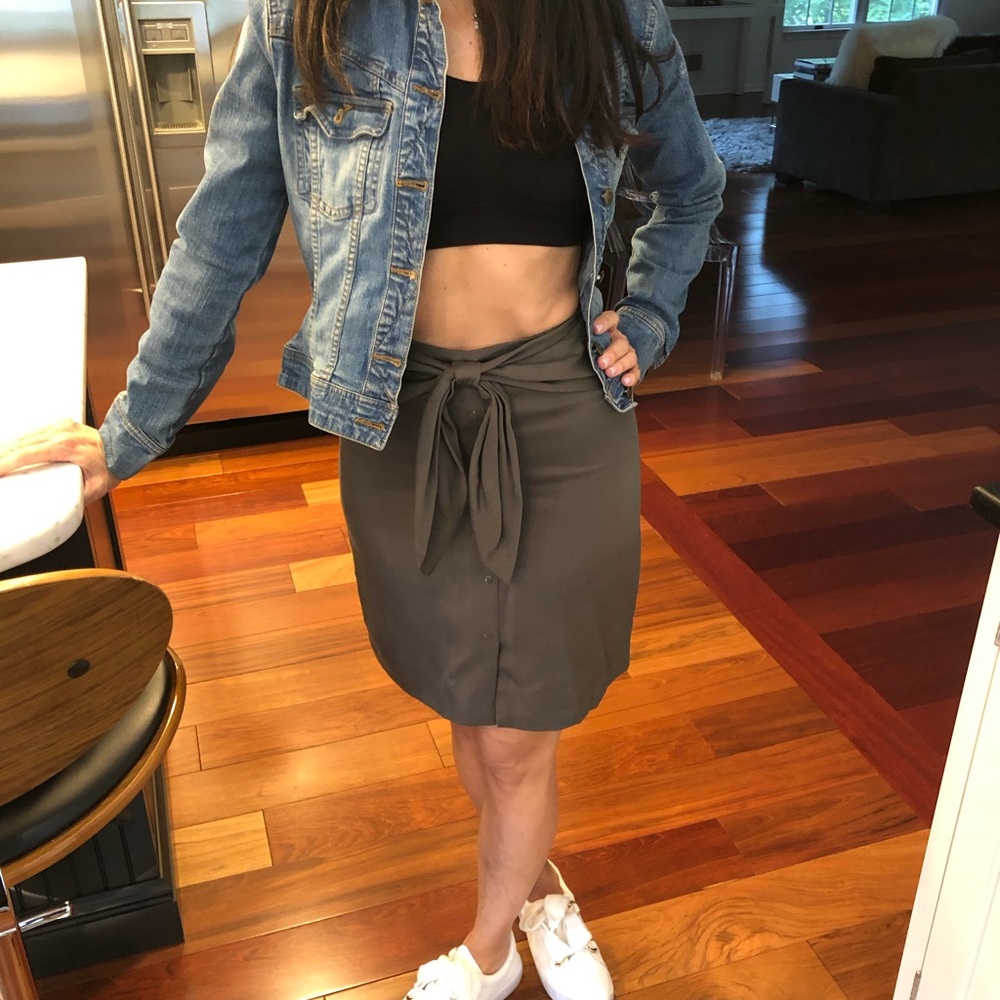 Reiss skirt with snap front and self tie